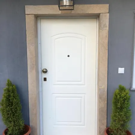 Modern House * أفيتوس